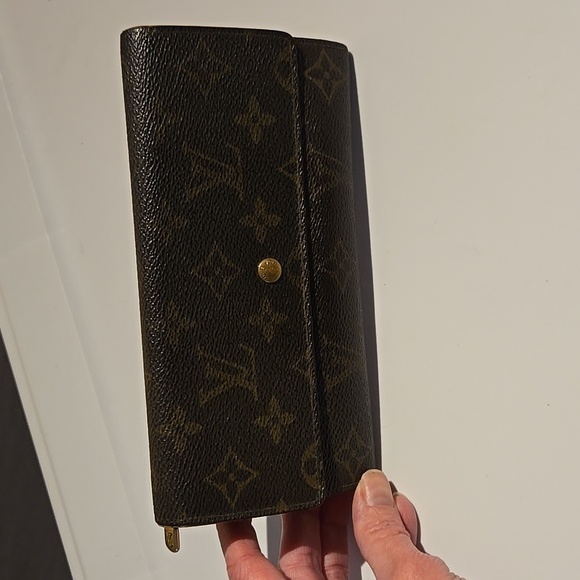 LV long wallet - Picture 10 of 16